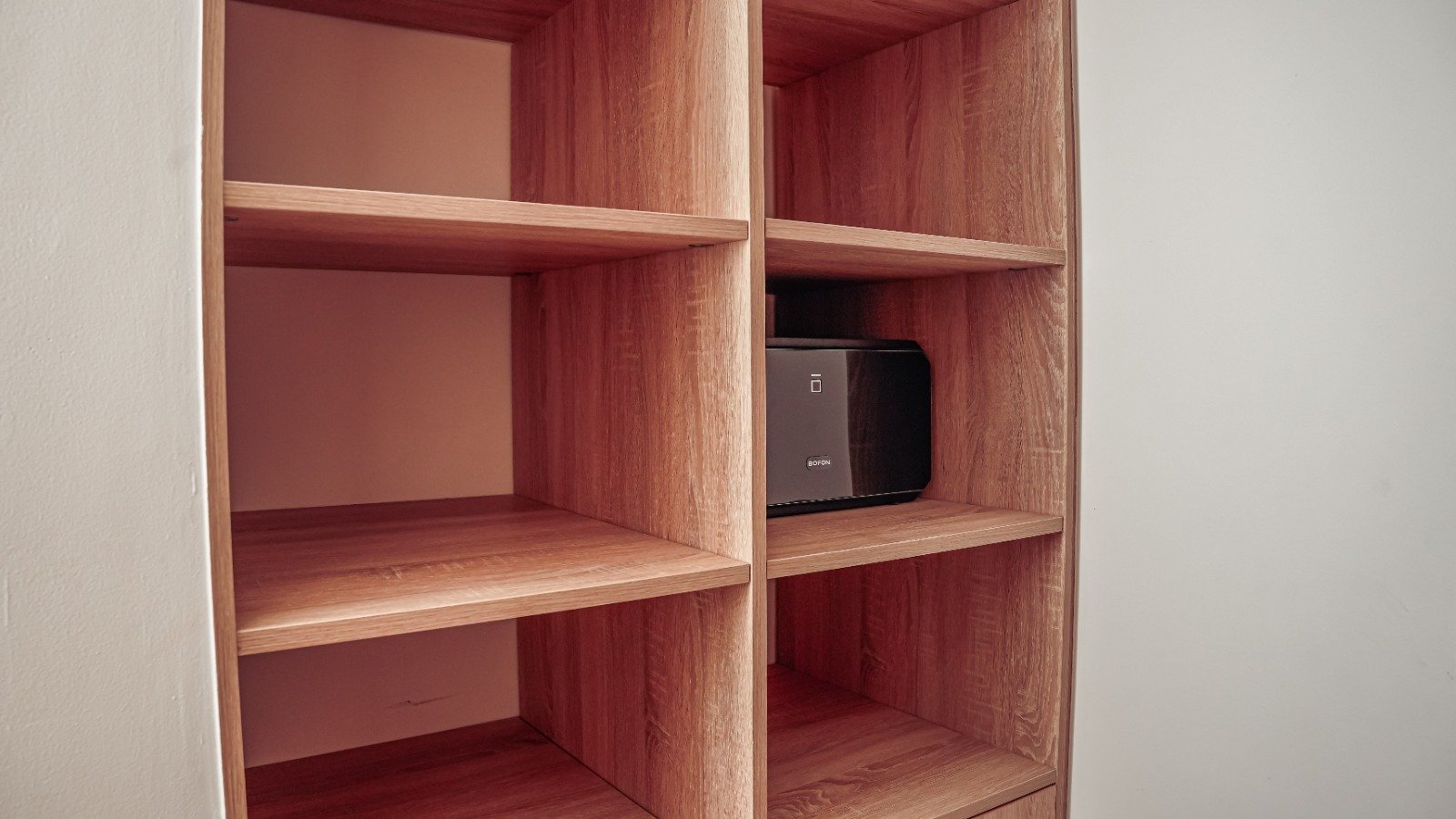 Proyector inteligente en el closet
